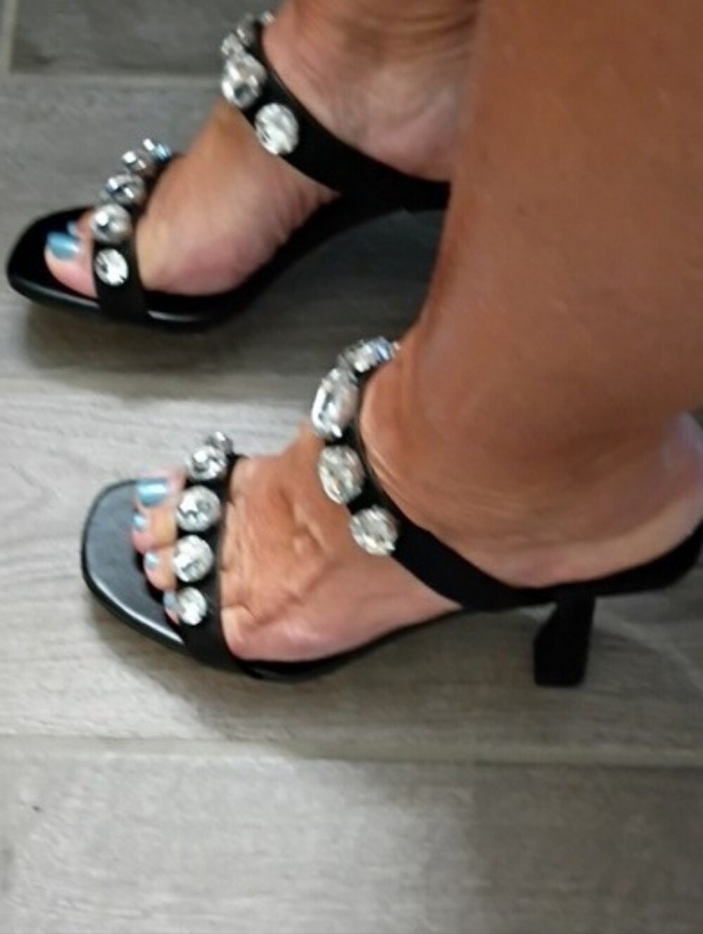 Michael Kors Clara Black Leather & Large Crystal Jeweled Slide Mules Sandals 7.5 - Picture 6 of 16
